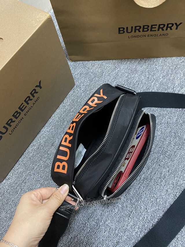 Burberry專門店新款相機包 巴寶莉尼龍布男女款單肩斜挎包 yxb1445
